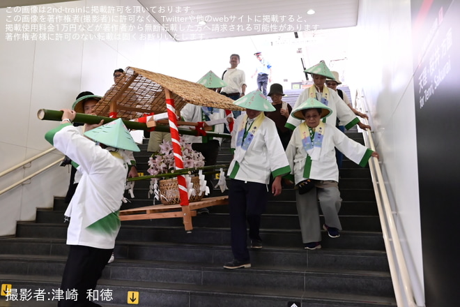 奈良駅にてで撮影された【JR西】桜井線列車でささゆり輸送を実施