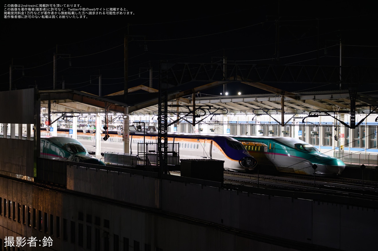 【JR東】E8系G10編成のE5系U22編成による救援が目撃の拡大写真