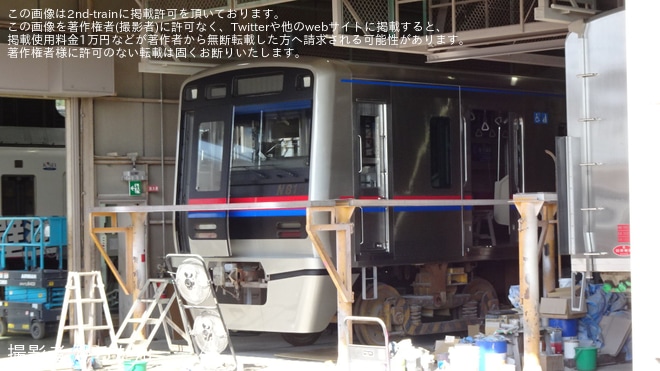 【京成】80000形80026Fが上部も青の最終系と思われる新塗装の姿にをくぬぎ山車両基地付近で撮影した写真