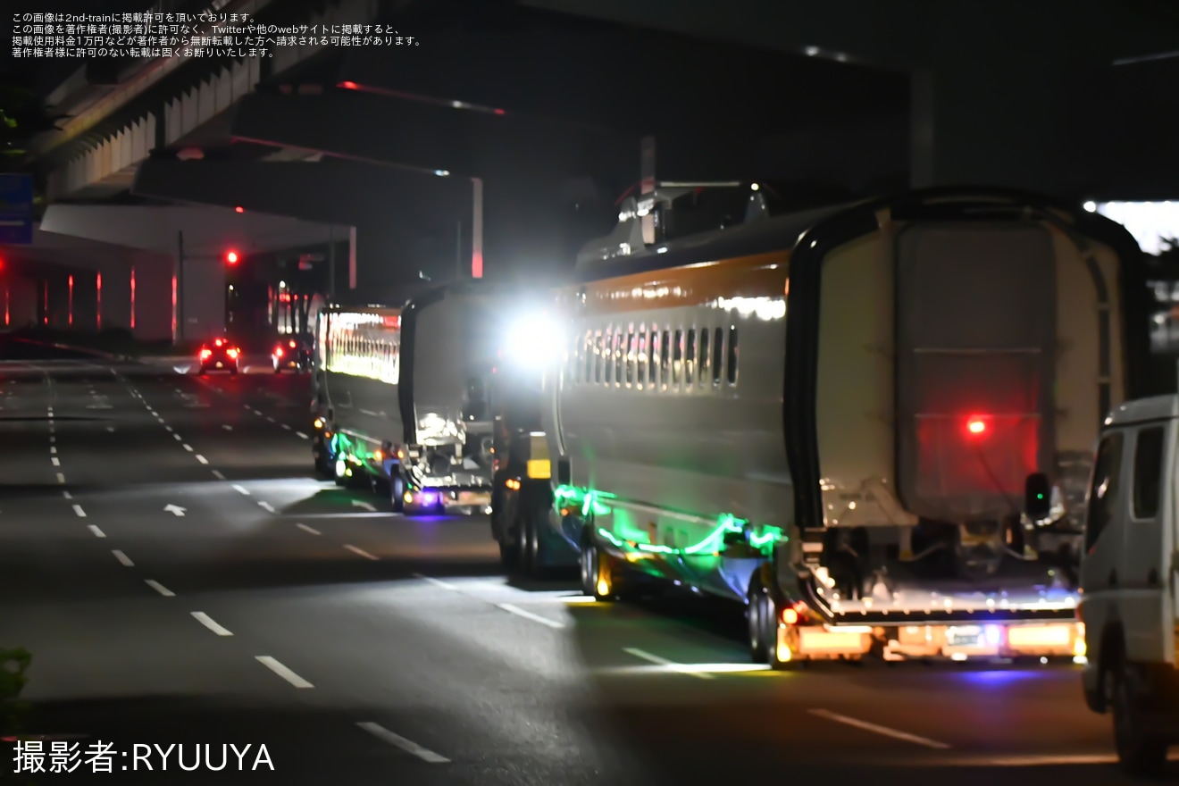 【JR東】E8系G12編成が仙台港から陸送の拡大写真