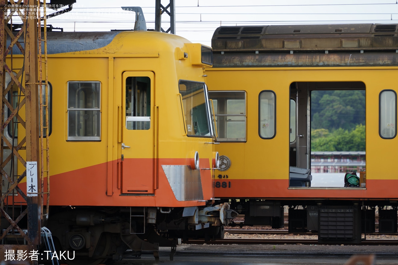 【三岐】851形851F(元西武701系)の部品撤去が開始の拡大写真