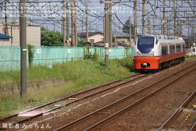 【JR東】E751系A-101編成の構内試運転中に入出場線上の枕木より発煙