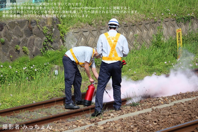 【JR東】E751系A-101編成の構内試運転中に入出場線上の枕木より発煙