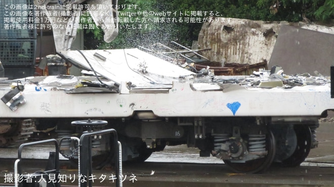 【JR西】N700系のK4編成の13号車が解体中