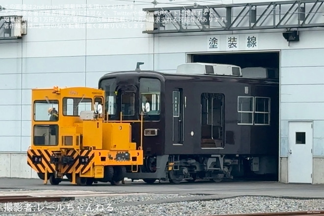 【東武】8000系81111Fがぶどう色1号の塗装にを不明で撮影した写真