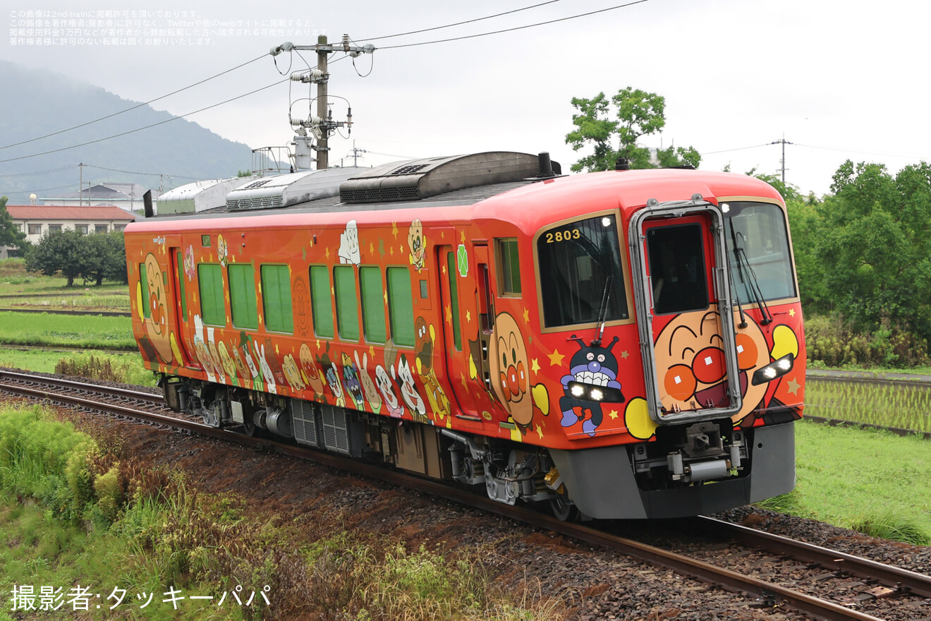 【JR四】2700系気動車2803号車「あかいアンパンマン列車」が多度津工場出場の拡大写真