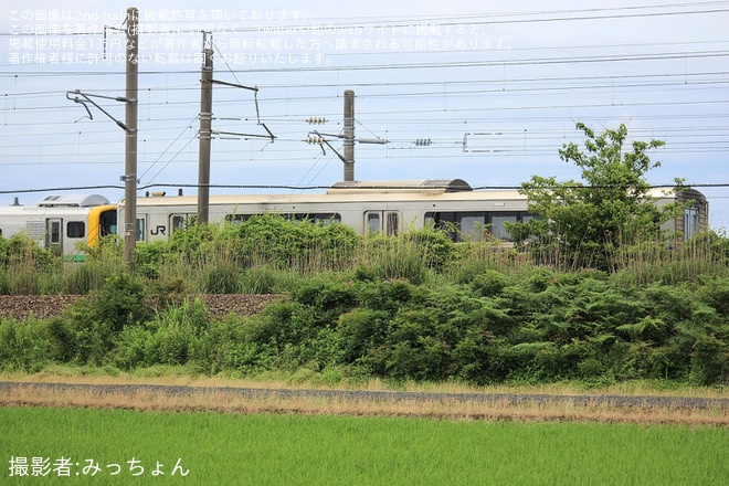 【JR東】運用離脱中の701系N5001編成とGV-E197系が連結