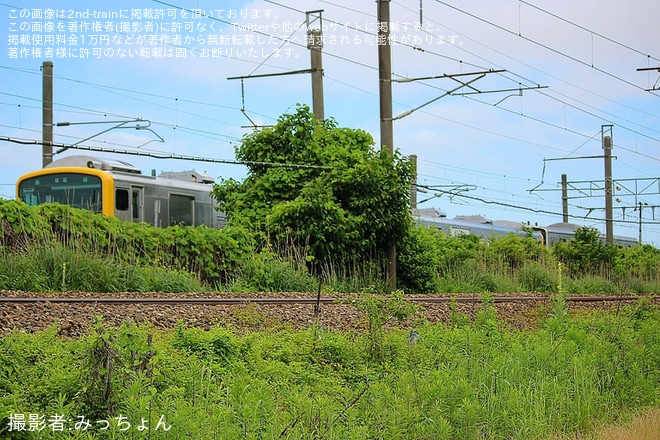 【JR東】運用離脱中の701系N5001編成とGV-E197系が連結