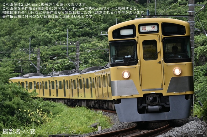 【西武】2000系2051F 廃車回送を不明で撮影した写真