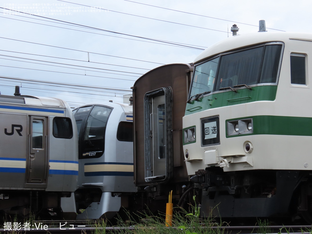 【JR東】クモヤ143の牽引で最後のE217系となるE217系クラY-101編成+Y-102編成 長野総合車両センターで構内入換の拡大写真