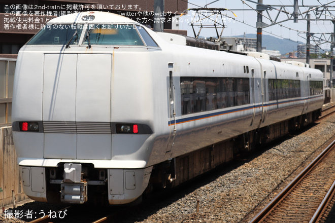 JR総持寺駅で撮影された【JR西】681系V43編成 宮原操車場から向日町操車場へ回送