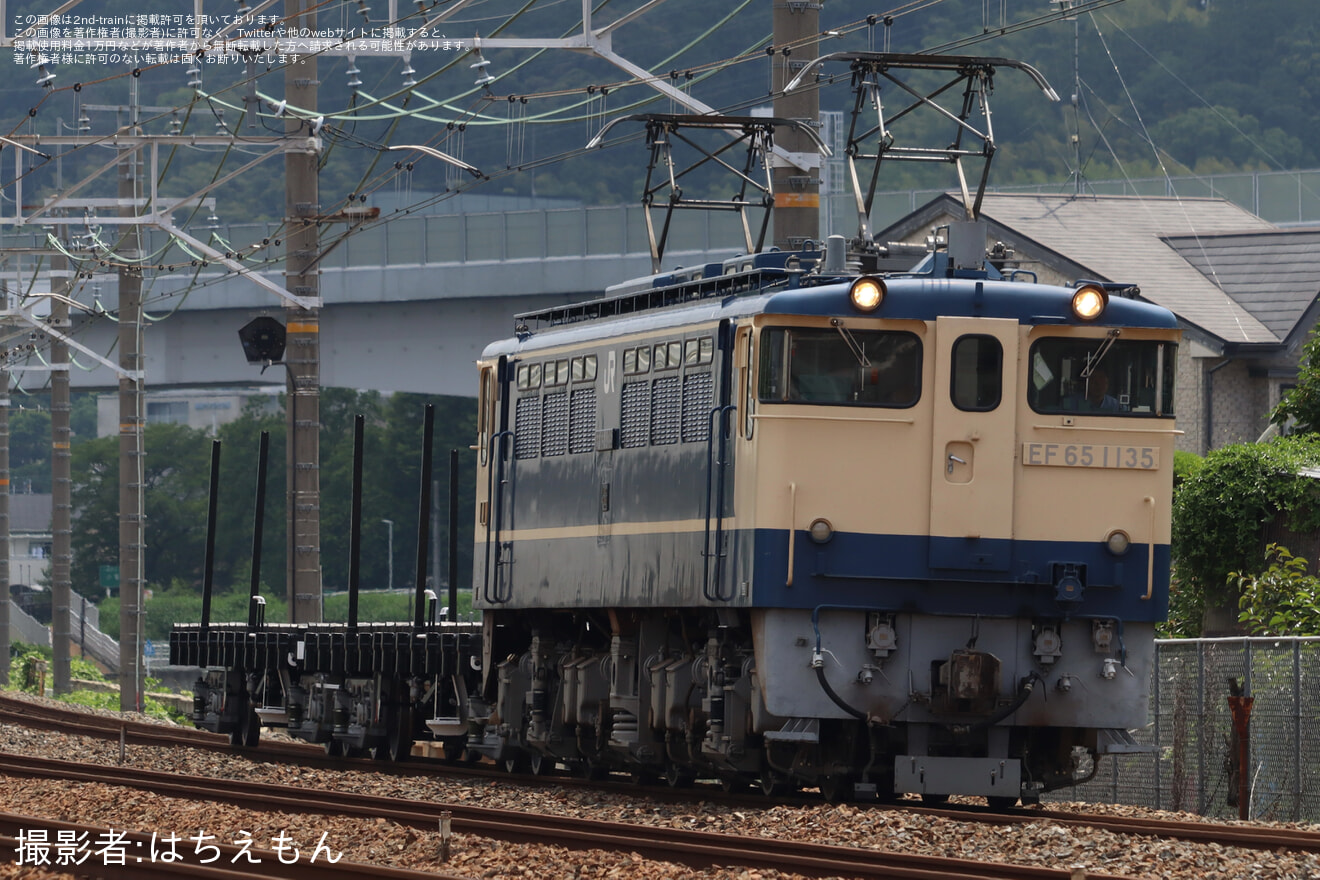 【JR西】EF65-1135牽引のチキ2両 吹田出場配給の拡大写真
