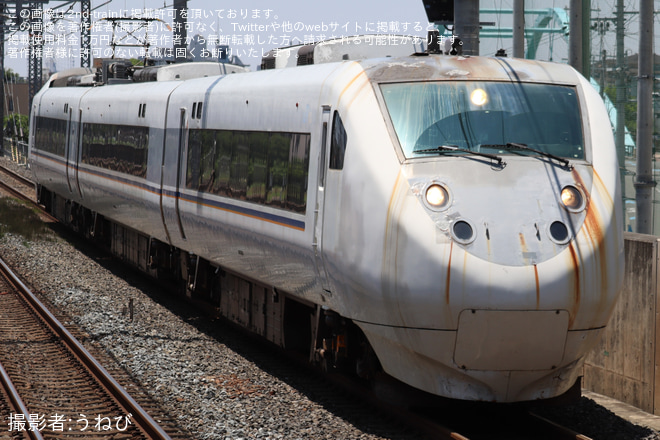 JR総持寺駅で撮影された【JR西】681系V43編成 宮原操車場から向日町操車場へ回送