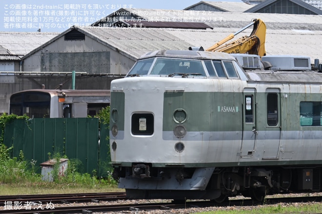 長野総合車両センター付近で撮影された【JR東】209系トタ82編成のクハ209-1002が解体中