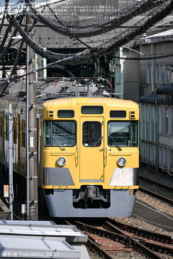 小手指車両基地付近で撮影された【西武】2000系2417F+2419Fの種別・行先表示器が撤去され連結器が交換される