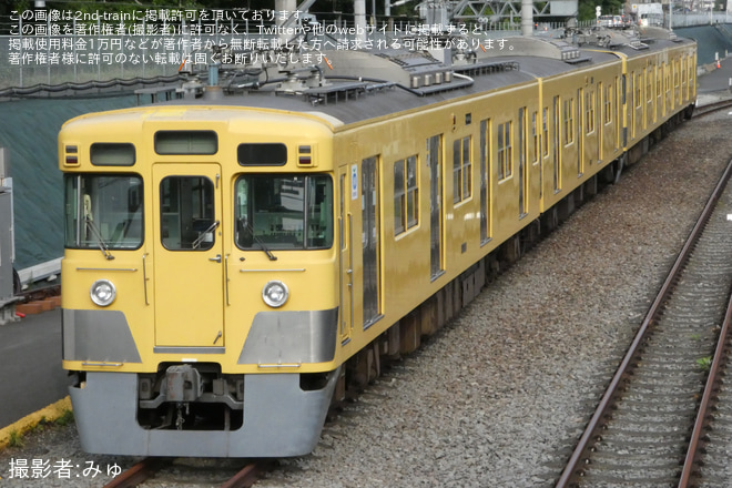 小手指車両基地で撮影された【西武】2000系2417F+2419Fの種別・行先表示器が撤去され連結器が交換される