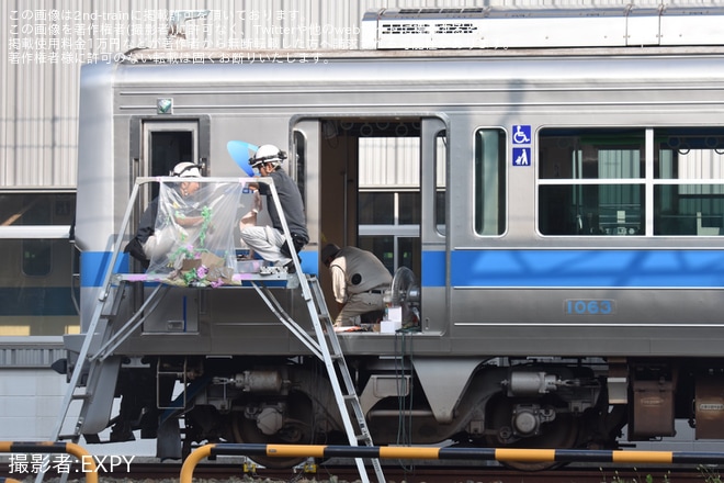 【小田急】ワンマン化工事中の1000形1063Fへ車外カメラの設置工事