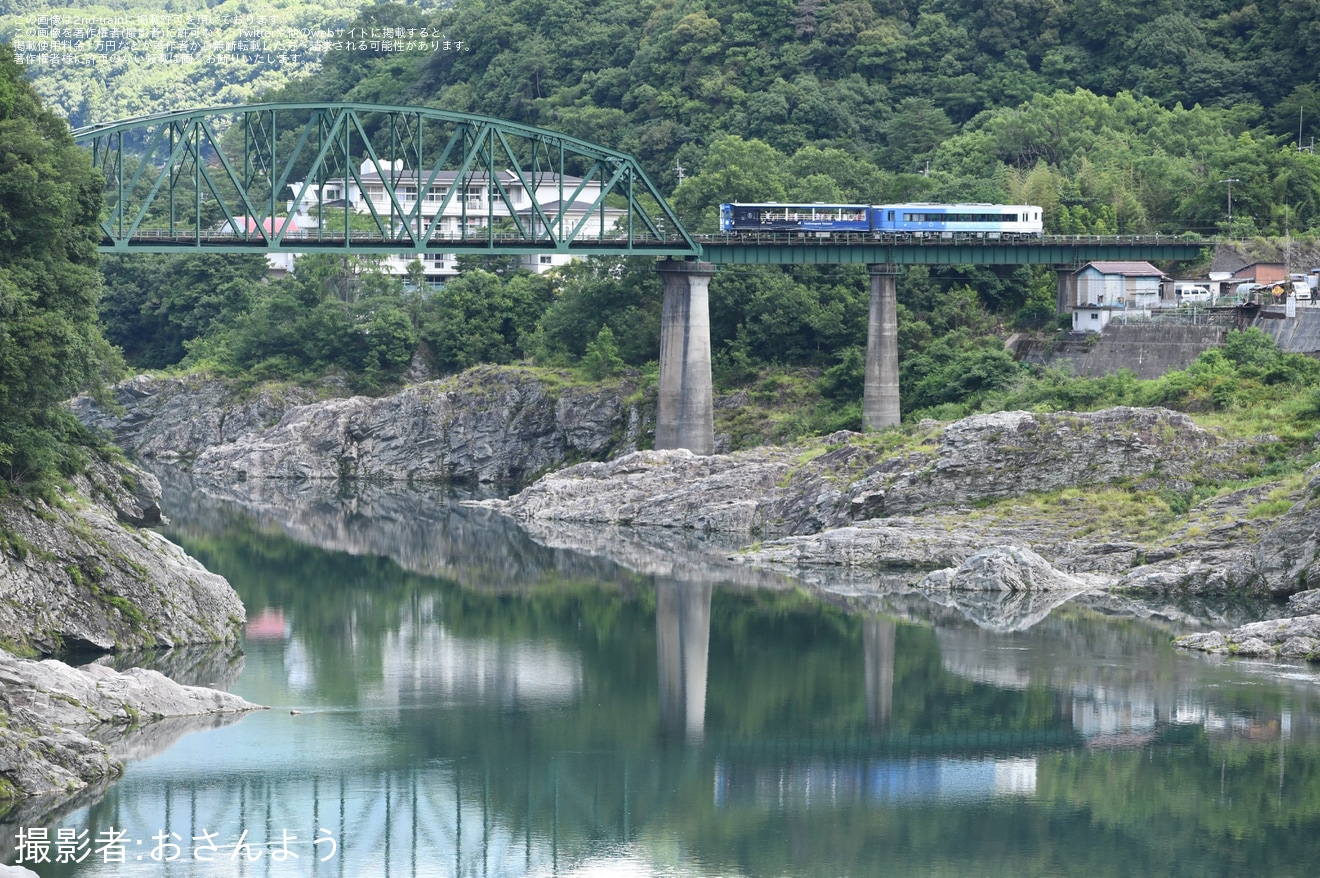 【JR四】大歩危まで延長運転「藍よしのがわ大歩危トロッコ」を運行の拡大写真