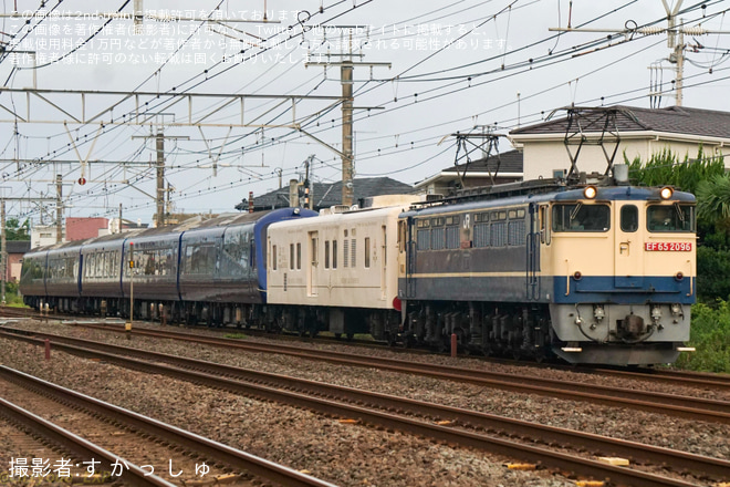 茅ケ崎～辻堂間で撮影された【伊豆急】2100系R-5編成(THE ROYAL EXPRESS)北海道貸し出し甲種輸送