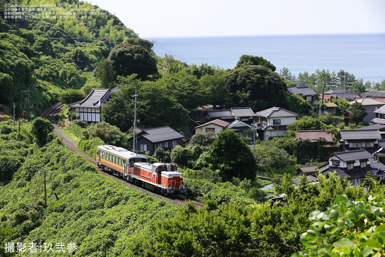 【JR西】キハ120-329後藤総合車両所本所出場配給の拡大写真