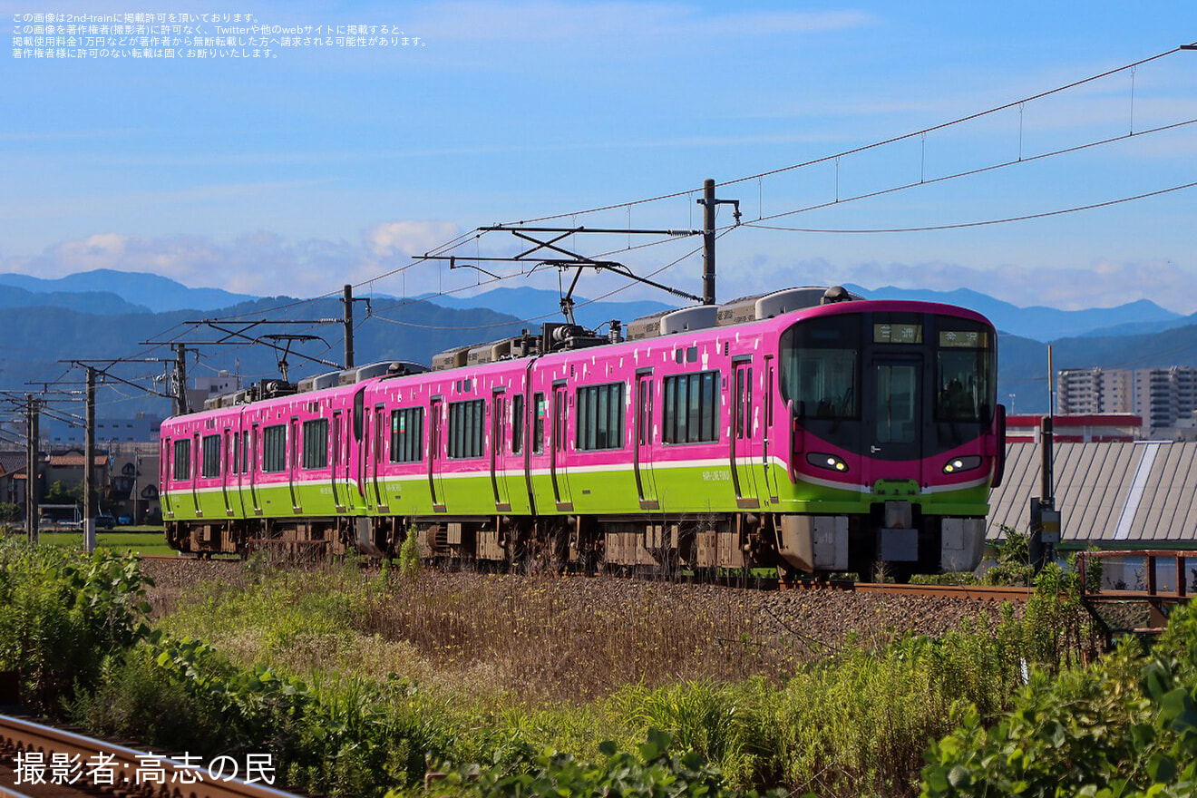 【ハピライン】ハピライン特別色の重連が運転の拡大写真