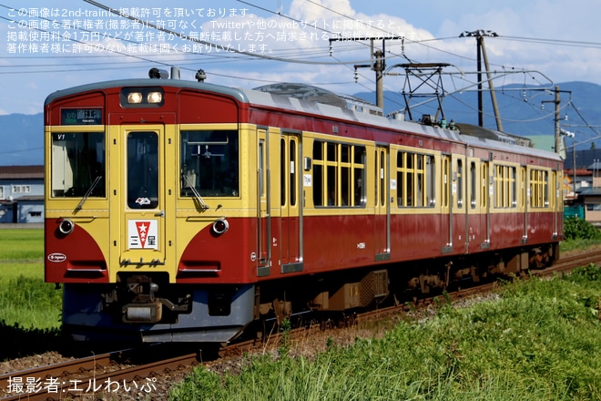 【トキ鉄】ET127系V1編成へ窓に窓桟のイラストが追加を不明で撮影した写真
