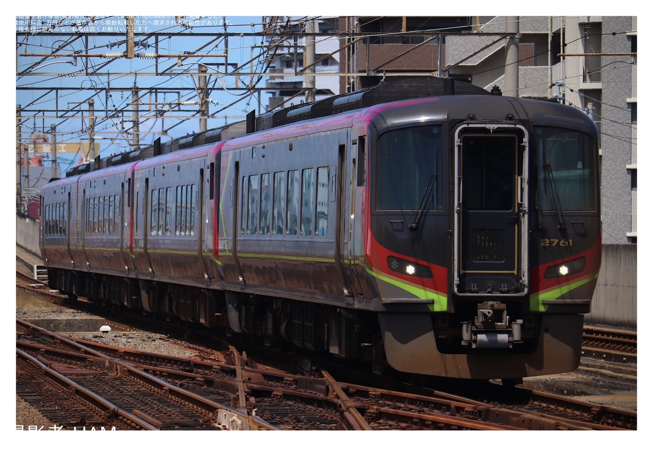 【JR四】特急「南風」がグリーン車が中間のトリプルヘッダーで運転の拡大写真