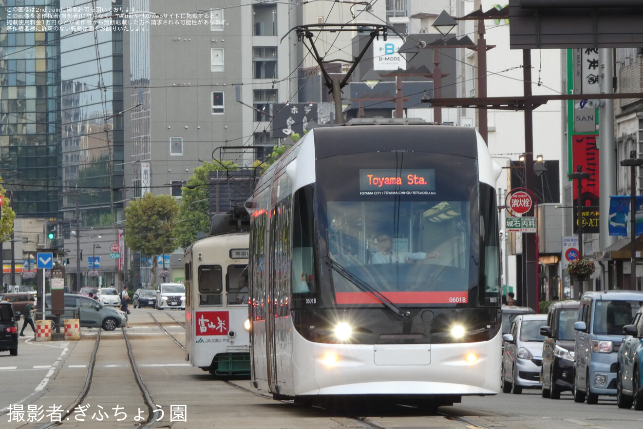 【地鉄】北日本新聞納涼花火大会(富山会場)開催に伴う臨時列車運転の拡大写真