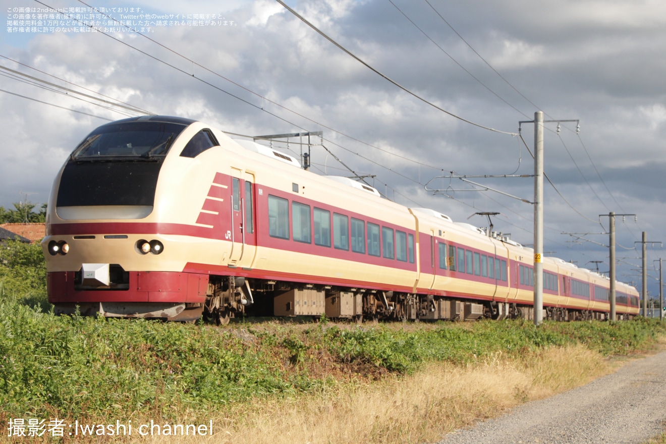 【JR東】E653系K70編成を使用した「長岡まつり大花火号」の拡大写真