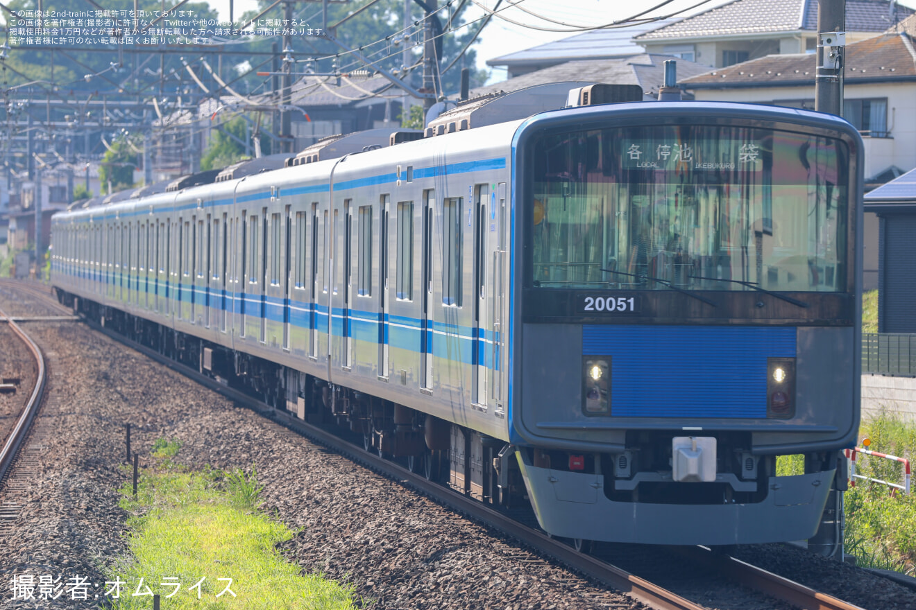 【西武】20000系20151F 地下直車用のパンタグラフと同じものへ換装の拡大写真