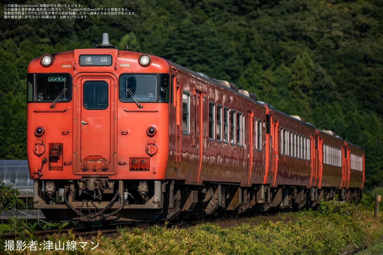 【JR西】津山線でキハ40形4両の臨時快速が運転の拡大写真