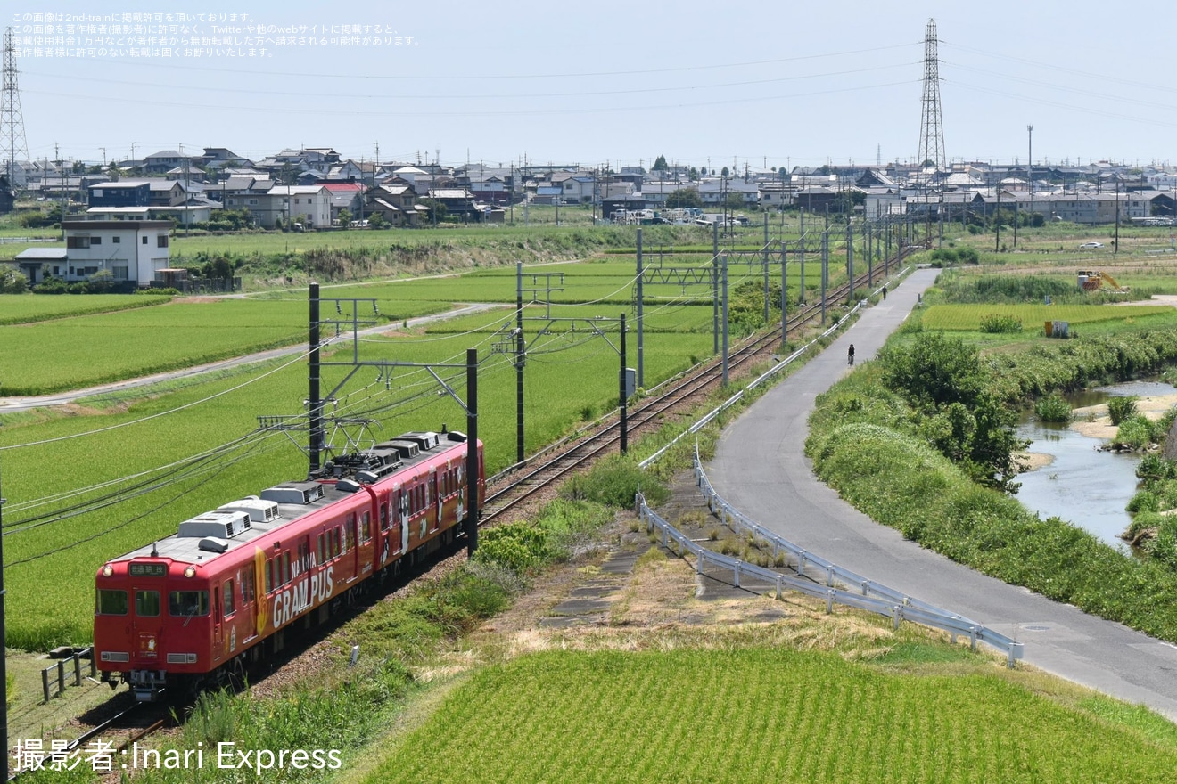 【名鉄】系統板も取り付けた上で「グランパスラッピングトレイン」運行開始の拡大写真