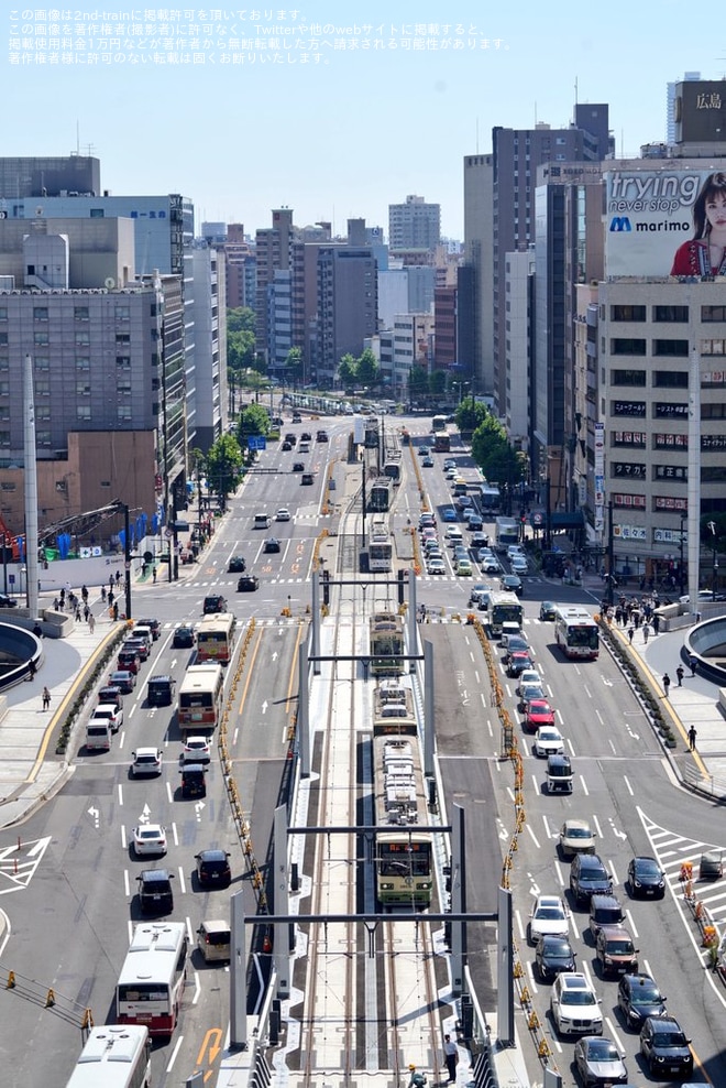【広電】ダイヤ改正と駅前大橋ルートの開業を広島駅付近で撮影した写真