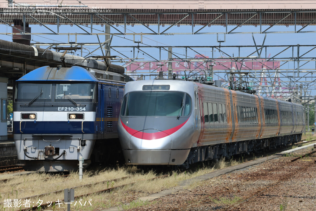 【JR四】8000系L4編成が検査を終えて多度津工場出場の拡大写真