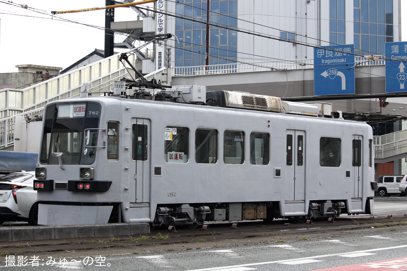 【豊鉄】モ780形782号 真っ白な姿で試運転の拡大写真