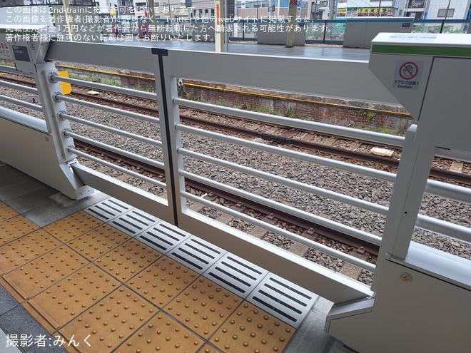 を東神奈川駅で撮影した写真