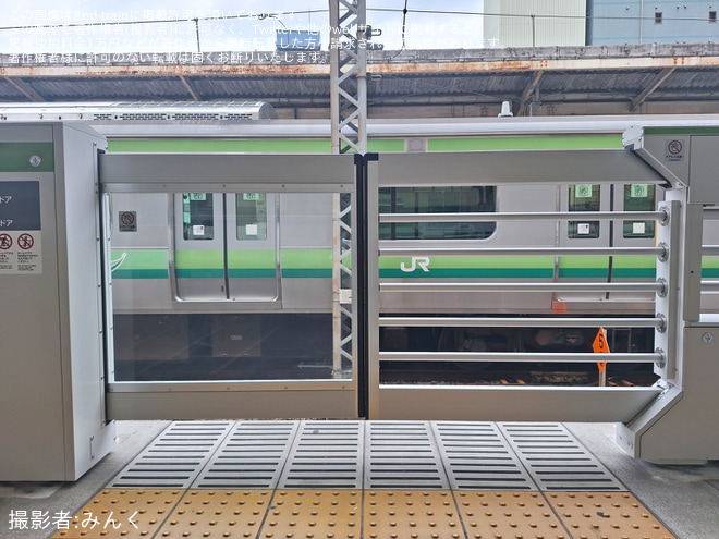 を東神奈川駅で撮影した写真