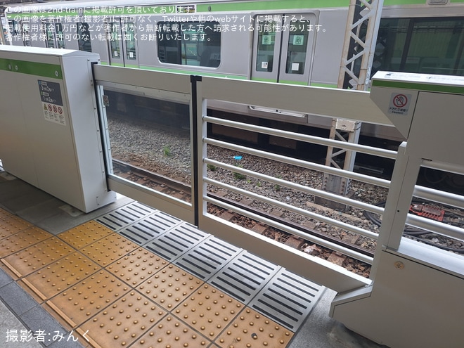 を東神奈川駅で撮影した写真