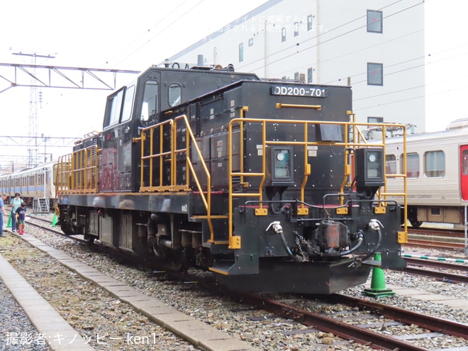 九州鉄道記念館で撮影された【JR九】「九州鉄道記念館「鉄道の祭典」開催でDD200-701が展示
