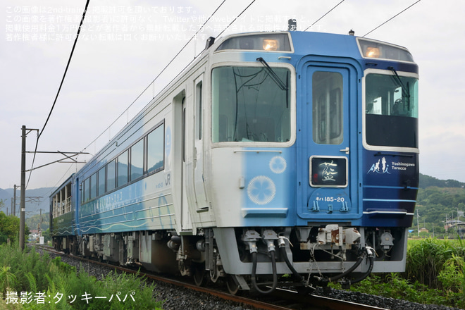 【JR四】藍よしのがわトロッコ「夕焼けビールトロッコ」終了に伴う返却回送を多度津～海岸寺間で撮影した写真