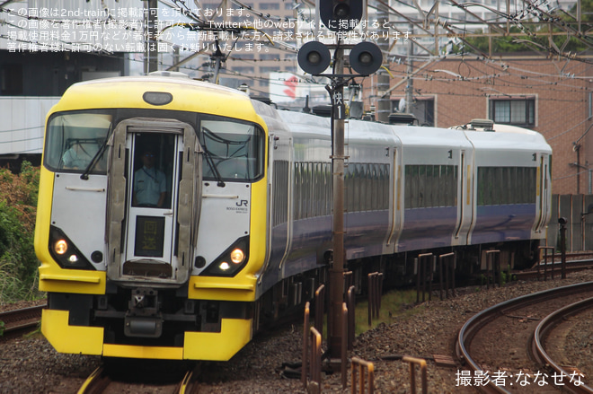 新検見川駅で撮影された【JR東】E257系マリNB-18編成が総武緩行線千葉駅へ入線