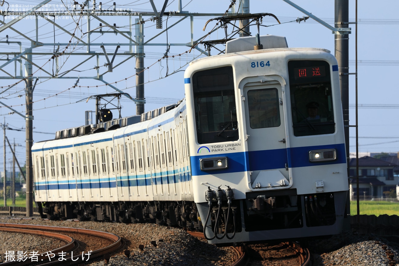 【東武】8000系8164F が車輪転削を終えて返却回送の拡大写真