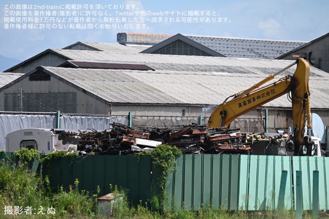 長野総合車両センター付近で撮影された【JR東】185系0番台C1編成の3両が解体の準備開始とB6編成クハ185-212の解体が開始