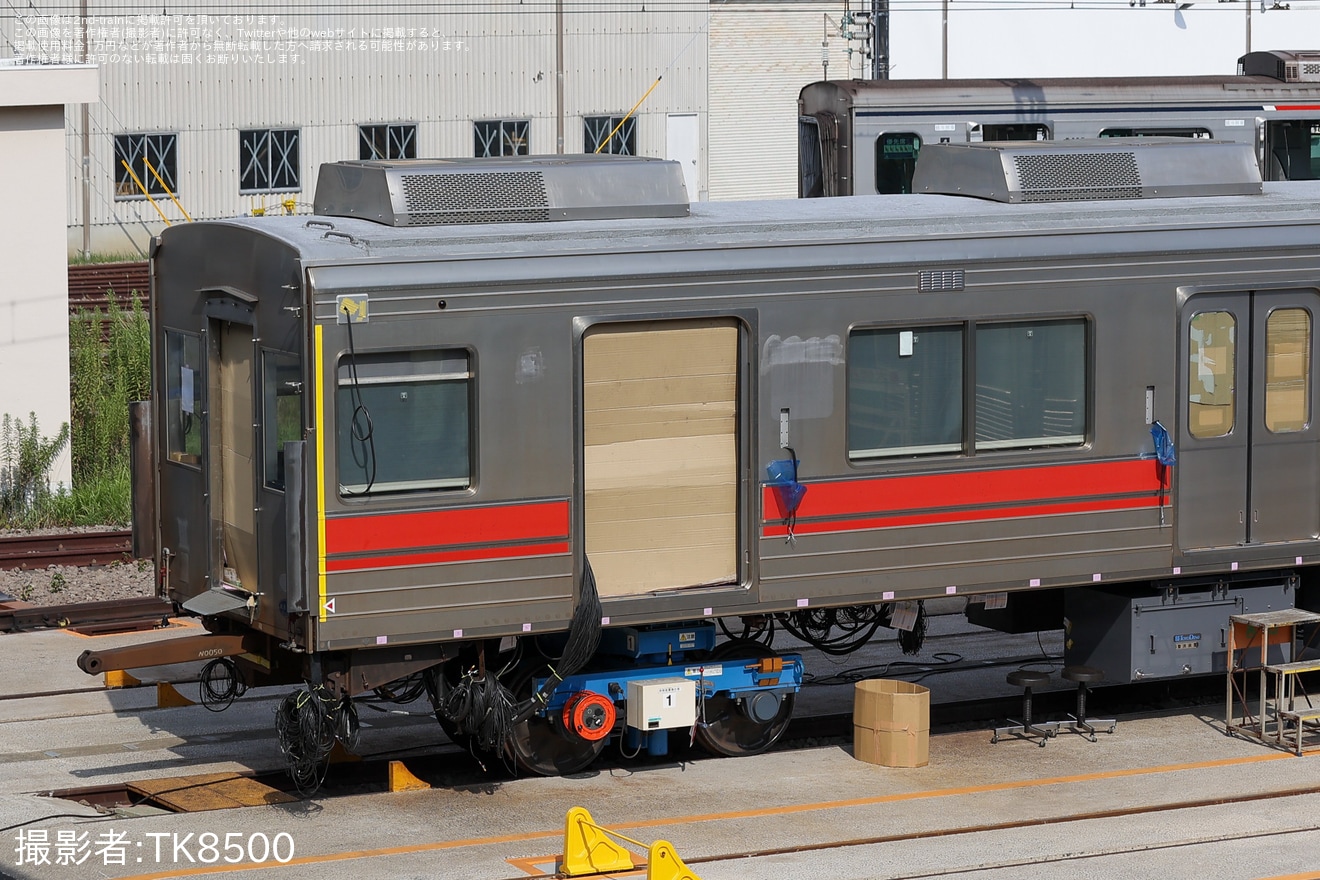 【東急】9000系9005Fデハ9605号車に新たに東洋電機製造製のVVVFインバータ装置設置の拡大写真