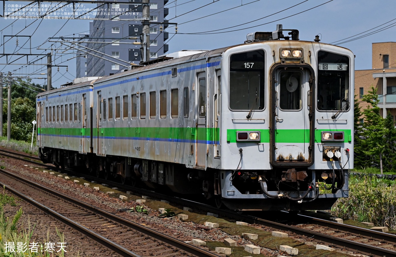 【JR北】キハ143形2両が返却回送の拡大写真