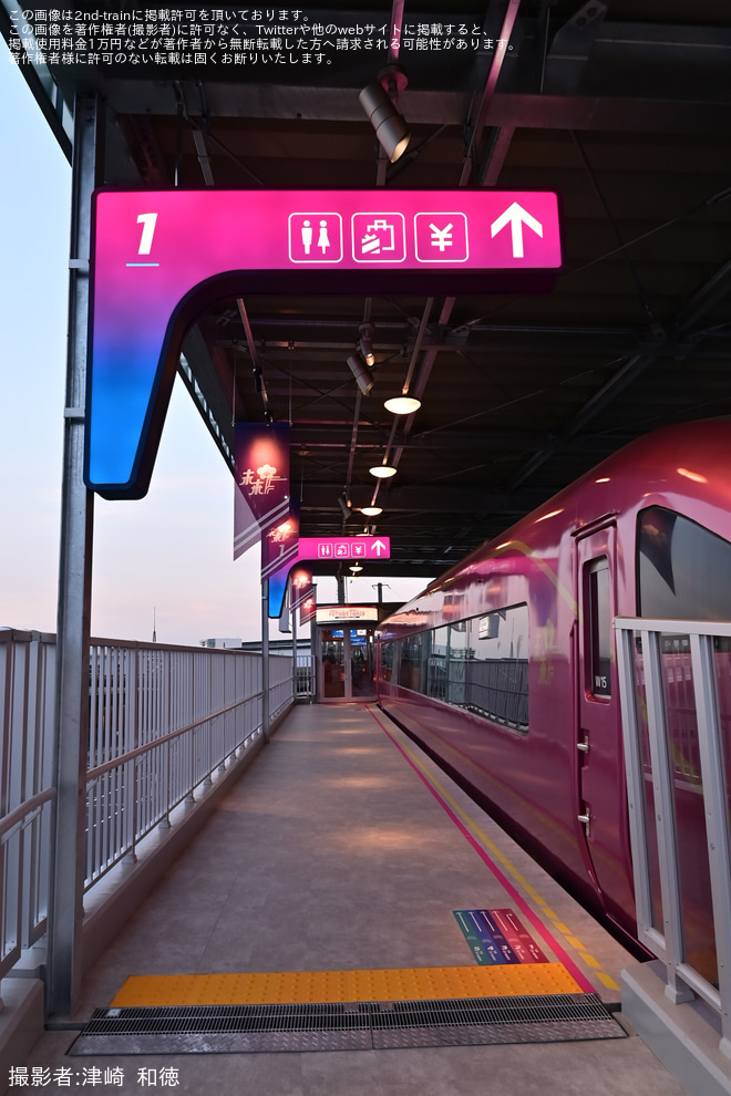 梅小路ハイラインで撮影された【JR西】「FUTURE TRAIN」の2号車・3号車レストランエリアが先行オープン