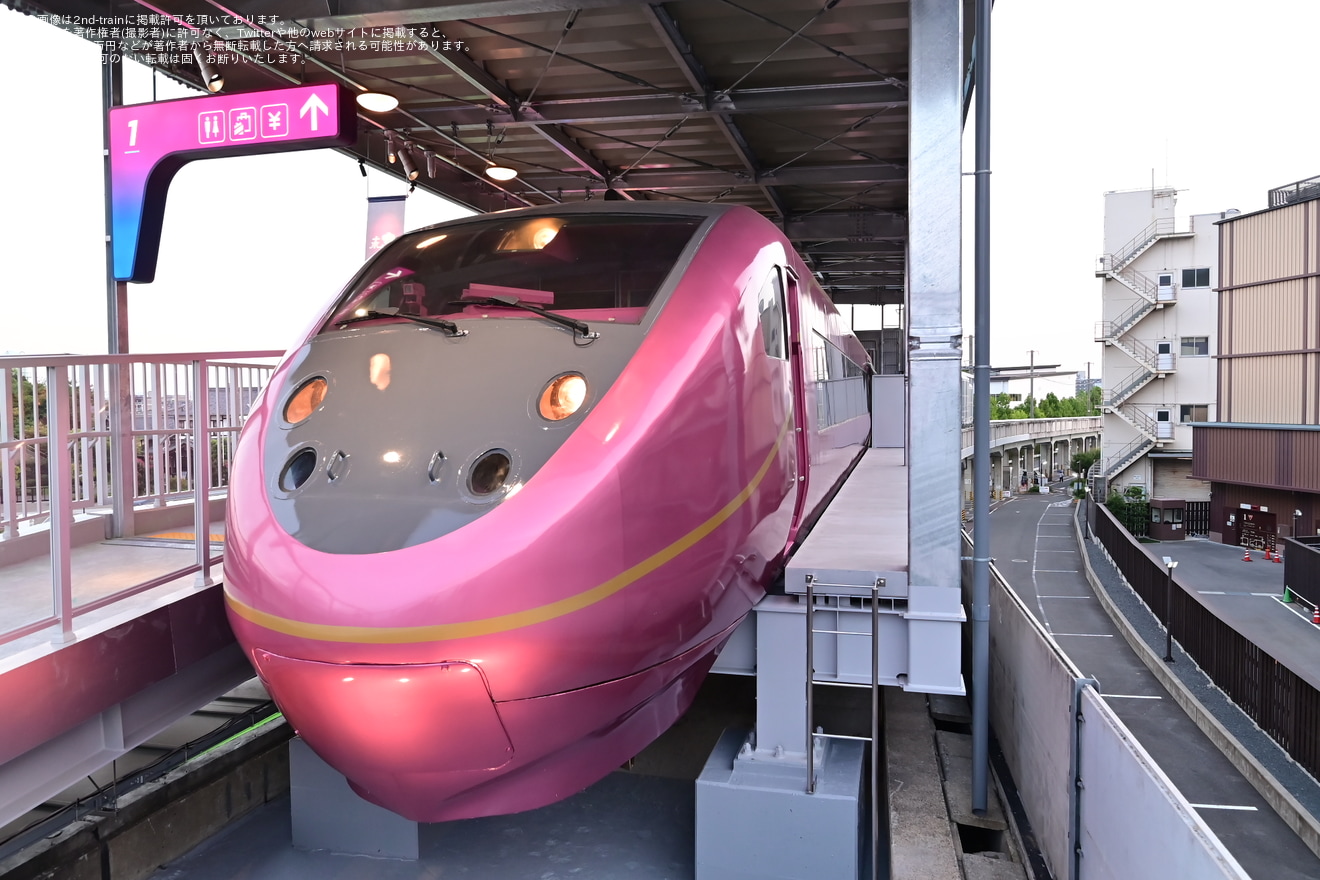 【JR西】「FUTURE TRAIN」の2号車・3号車レストランエリアが先行オープンの拡大写真