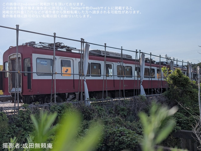 久里浜工場付近で撮影された【京急】800形デハ823-2、デハ823-6、2000形デハ2012、デハ2018が解体線で目撃