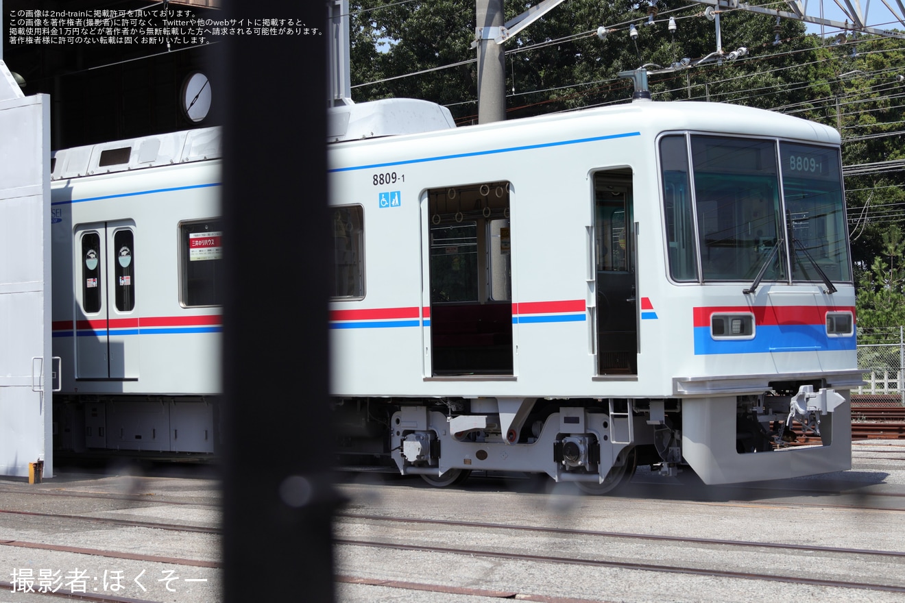 【京成】8800形8809編成が京成色に変更の拡大写真