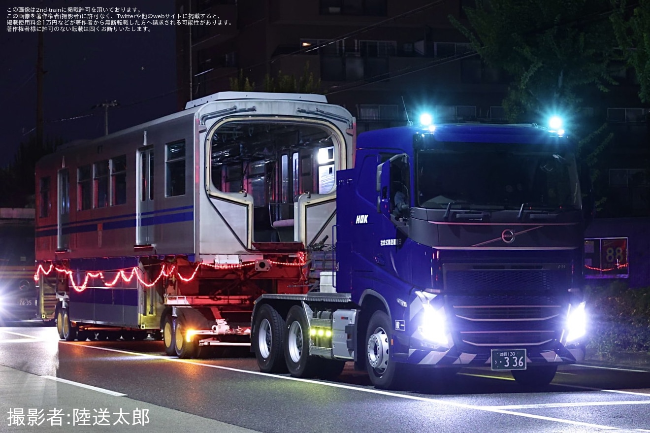 【大モノ】1000系04編成が廃車・解体のため陸送の拡大写真